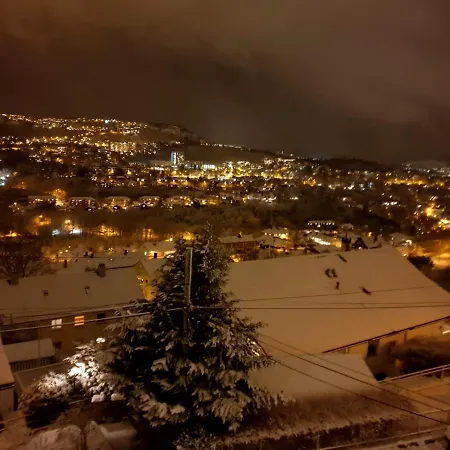 Appartement Breathtaking Scenery And Cozy Comfort In *