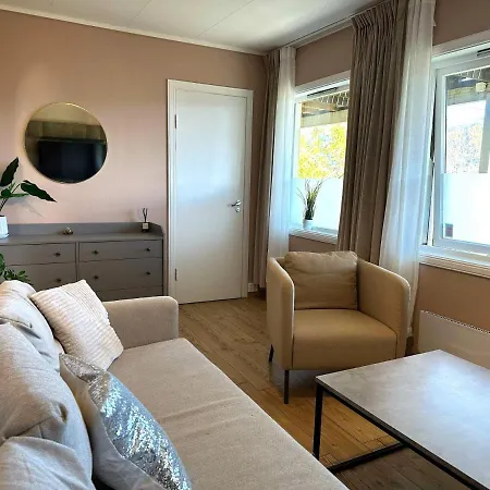 Breathtaking Scenery And Cozy Comfort In Appartement Bergen
